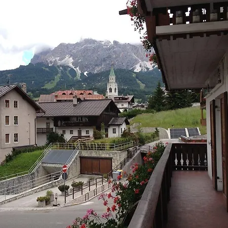 Meuble Neve Hotel Cortina dʼAmpezzo