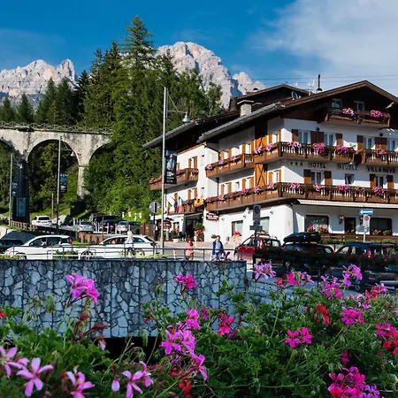 Meuble Neve Hotel Cortina dʼAmpezzo